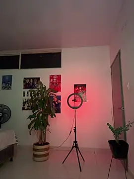 18_salo live cam, Colombia, Average, Red, Brown - EroticFlix