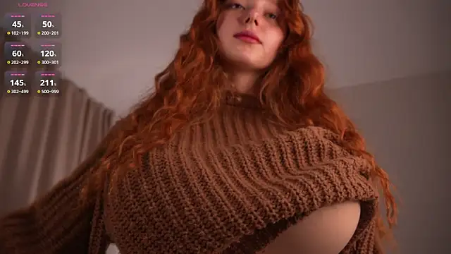 AdritVance live cam, Curvy, Red, Green, Shaven - EroticFlix