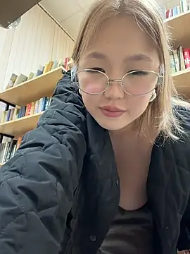 Aiko_Yumi snapshot