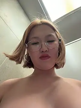 Aiko_Yumi live cam, Curvy, Blonde, Brown, Big Ass - EroticFlix