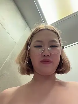 Aiko_Yumi live cam, Curvy, Blonde, Brown, Big Ass - EroticFlix