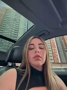 Alirawrz live cam, Athletic, Blonde, Green, Big Tits - EroticFlix