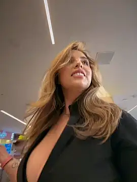 Alirawrz live cam, Athletic, Blonde, Green, Big Tits - EroticFlix