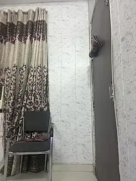Alisha_Queen55 live cam, Average - EroticFlix