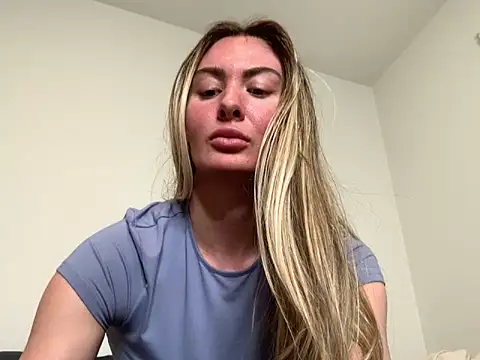 Alyssa_rhoades live cam, United States, Thin, Blonde, Green - EroticFlix