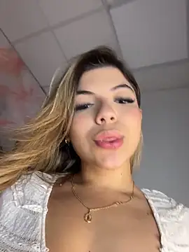 AngelBlushXXX live cam, Colombia, Thin, Blonde, Hazel - EroticFlix