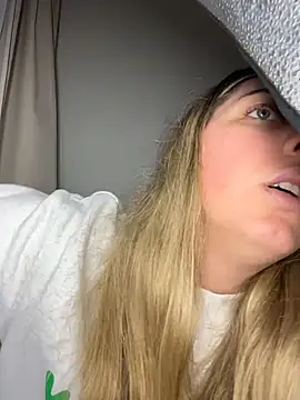 Aussielulu live cam, Australia, Curvy, Blonde, Green - EroticFlix