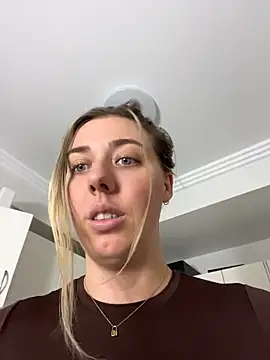 Aussielulu live cam, Australia, Curvy, Blonde, Green - EroticFlix
