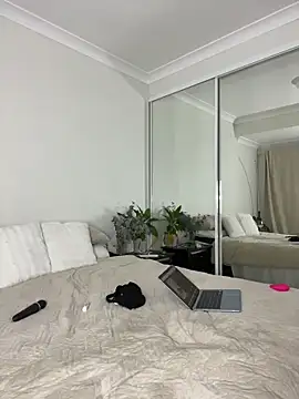Aussielulu live cam, Australia, Curvy, Blonde, Green - EroticFlix