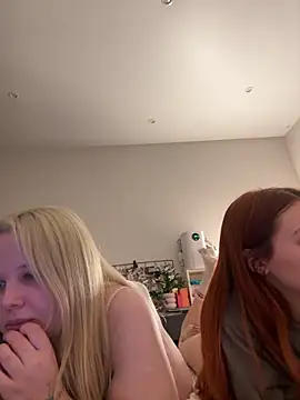 B_Ratz live cam, Curvy, Black, Blue, Big Tits - EroticFlix