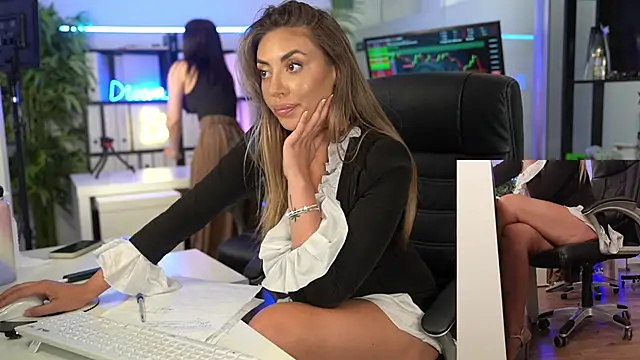 BabesGoWild live cam, Average, Other, Hazel, Big Ass - EroticFlix