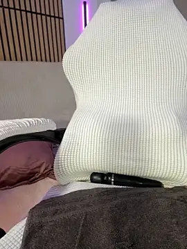 Blaackcat live cam, France, Big Tits, Big Ass - EroticFlix