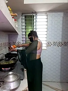 Bristy- live cam, Average, Brown, Black, Big Ass - EroticFlix