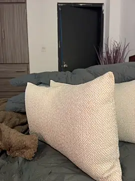 Capricho_01 live cam, Venezuela, Average, Black, Black - EroticFlix