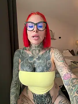 CatCoxx live cam, Curvy, Red, Brown, Big Tits - EroticFlix
