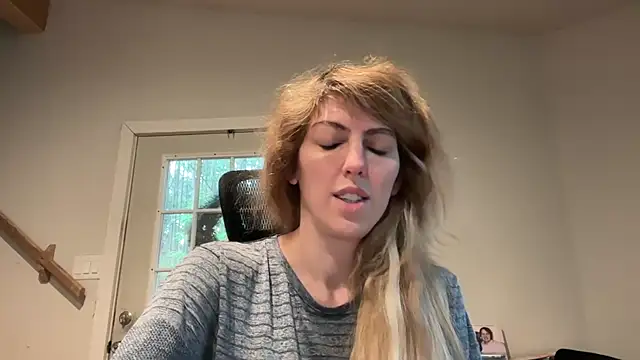 CelestialRuby live cam, United States, Thin, Blonde, Blue - EroticFlix