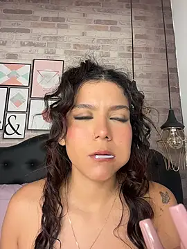 CherrySmirkXXX live cam, Colombia, Thin, Red, Brown - EroticFlix