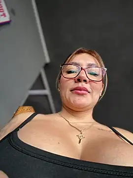 DIANITA_1988 live cam, Colombia, Thin, Blonde, Brown - EroticFlix
