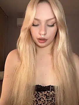 DayaFoxy live cam, Russia, Thin, Blonde, Blue - EroticFlix