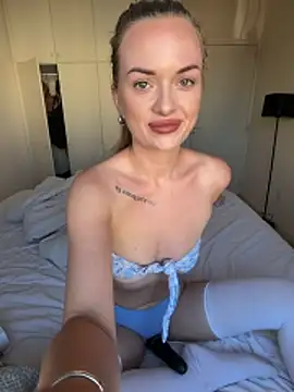ElenaRebelle live cam, Germany, Average, Other, Blue - EroticFlix