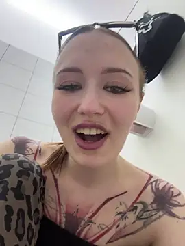 EliteBitch live cam, Thin, Black, Green, Small Tits - EroticFlix