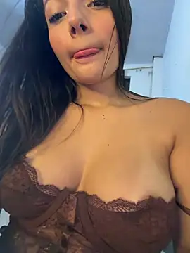 EmmiiGlow live cam, Colombia, Average, Brown, Brown - EroticFlix
