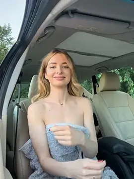 EvieEvans live cam, Germany, Thin, Blonde, Green - EroticFlix