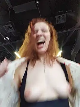 Exhibitionsplit live cam, Athletic, Red, Blue, Small Tits - EroticFlix