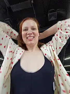 Exhibitionsplit live cam, Athletic, Red, Blue, Small Tits - EroticFlix