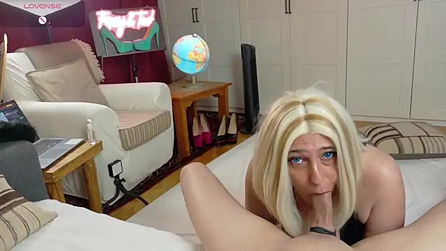 FoxyandTed live cam, Austria, Curvy, Blonde, Blue - EroticFlix