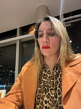 Gatitacarlita live cam, Thin, Other, Brown, Big Ass - EroticFlix