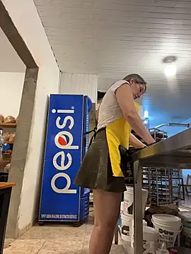 Gatitacarlita live cam, Thin, Other, Brown, Big Ass - EroticFlix