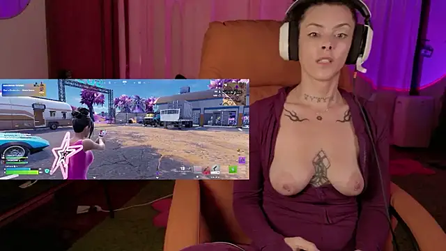 GennaJames live cam, United States, Thin, Black, Hazel - EroticFlix