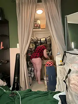 GingerSnap33 live cam, Canada, Curvy, Red, Green - EroticFlix