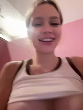 Girl-Mia snapshot
