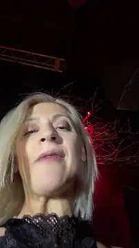 HOTLadyluna live cam, GR, Thin, Blonde, Green - EroticFlix