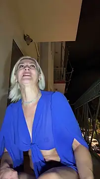 HOTLadyluna live cam, GR, Thin, Blonde, Green - EroticFlix