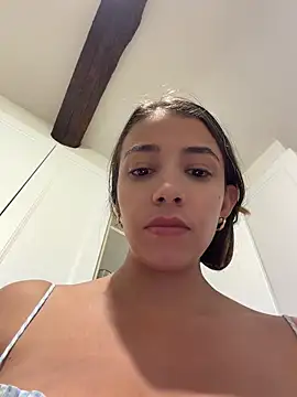 Hall_16 live cam, Colombia, Thin, Blonde, Brown - EroticFlix