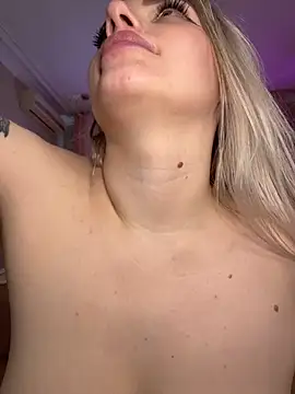 HugeBoobsAlice snapshot