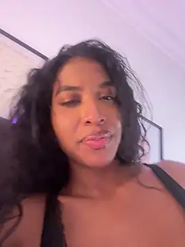 IamCrystal2 live cam, Thin, Big Ass, Shaven, Small Tits - EroticFlix
