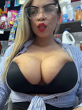 Jademomm live cam, Curvy, Blonde, Brown, Big Tits - EroticFlix