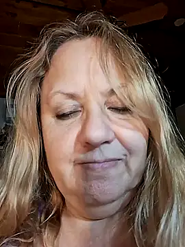 JennyInVegas live cam, Large, Blonde, Hazel, Big Tits - EroticFlix