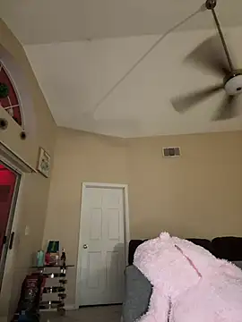 Kiki_hammyy live cam, United States, Thin - EroticFlix