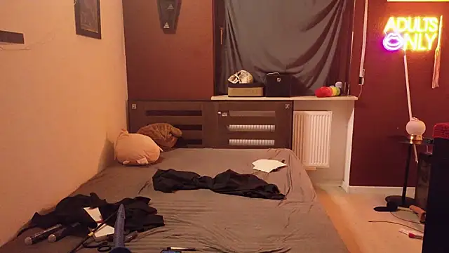 LadySeika live cam, Germany, Average, Red, Brown - EroticFlix