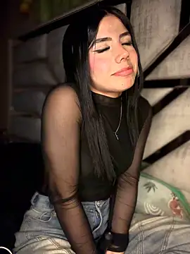 Laura-Khalifa snapshot