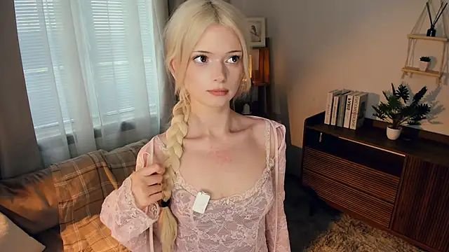 LaureMestler live cam, Thin, Blonde, Hazel, Big Ass - EroticFlix