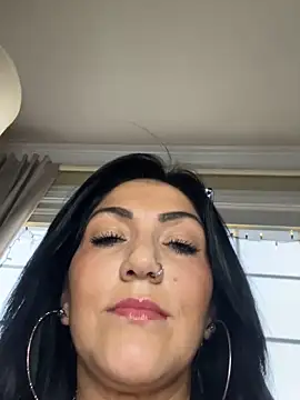 LittleMissEeve live cam, United States, Curvy, Brown, Big Tits - EroticFlix