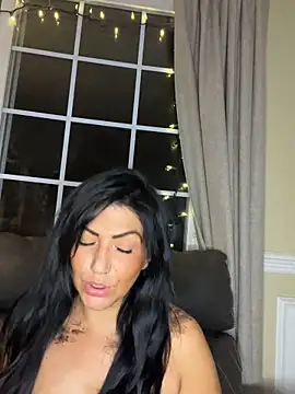 LittleMissEeve live cam, United States, Curvy, Brown, Big Tits - EroticFlix