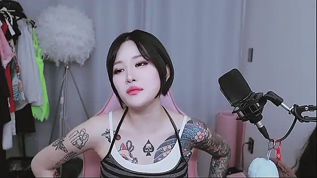 MISA_02 live cam, South Korea, Thin, Brown, Black - EroticFlix