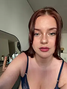 MaribelRiver live cam, Germany, Black, Green, Big Ass - EroticFlix